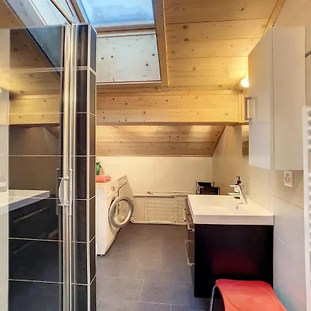 Asters 8 Apartment *